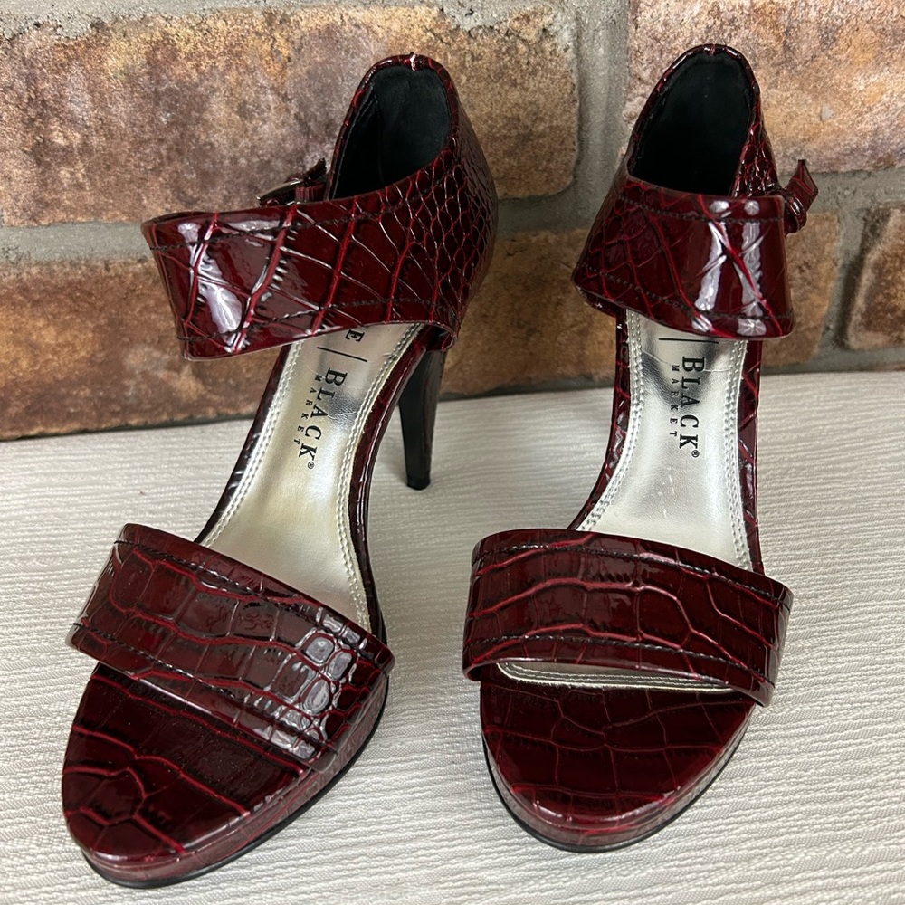 WHITE HOUSE/BLACK MARKET “Paula” Burgundy Heels - Picture 2 of 12